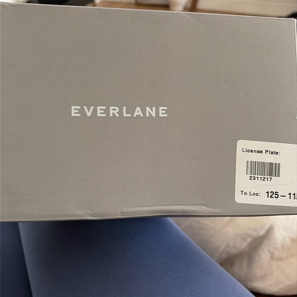 Everlane flat gray size 8 New in Box